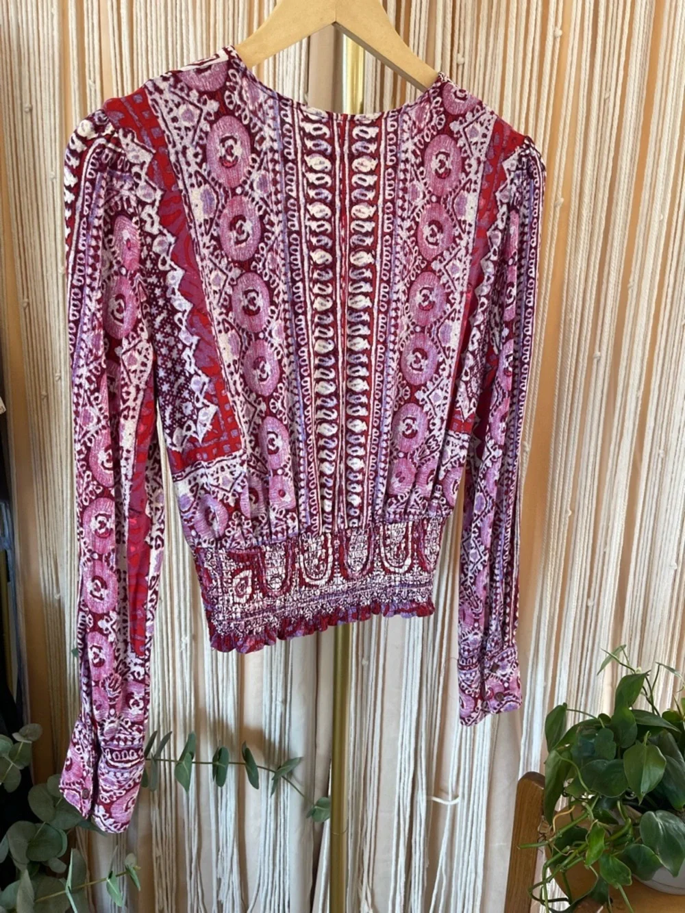 Free People Wild & Free Paisley Crop Top deep V-neck & long sleeves magenta - Picture 10 of 12
